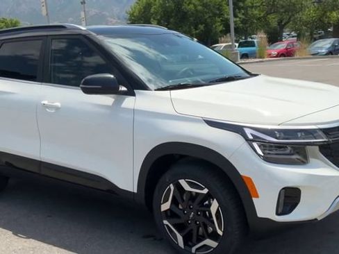 Used 2025 Kia Seltos SX AWD/4WD image 9