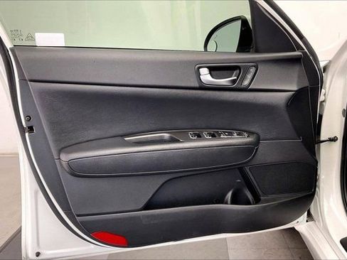 Used 2017 Kia Optima Premium w/ Hybrid Convenience Package image 25