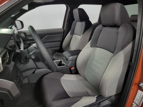 Used 2025 Toyota Tacoma TRD Sport image 14