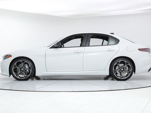 Used 2025 Alfa Romeo Giulia w/ Driving Assist Package image 2