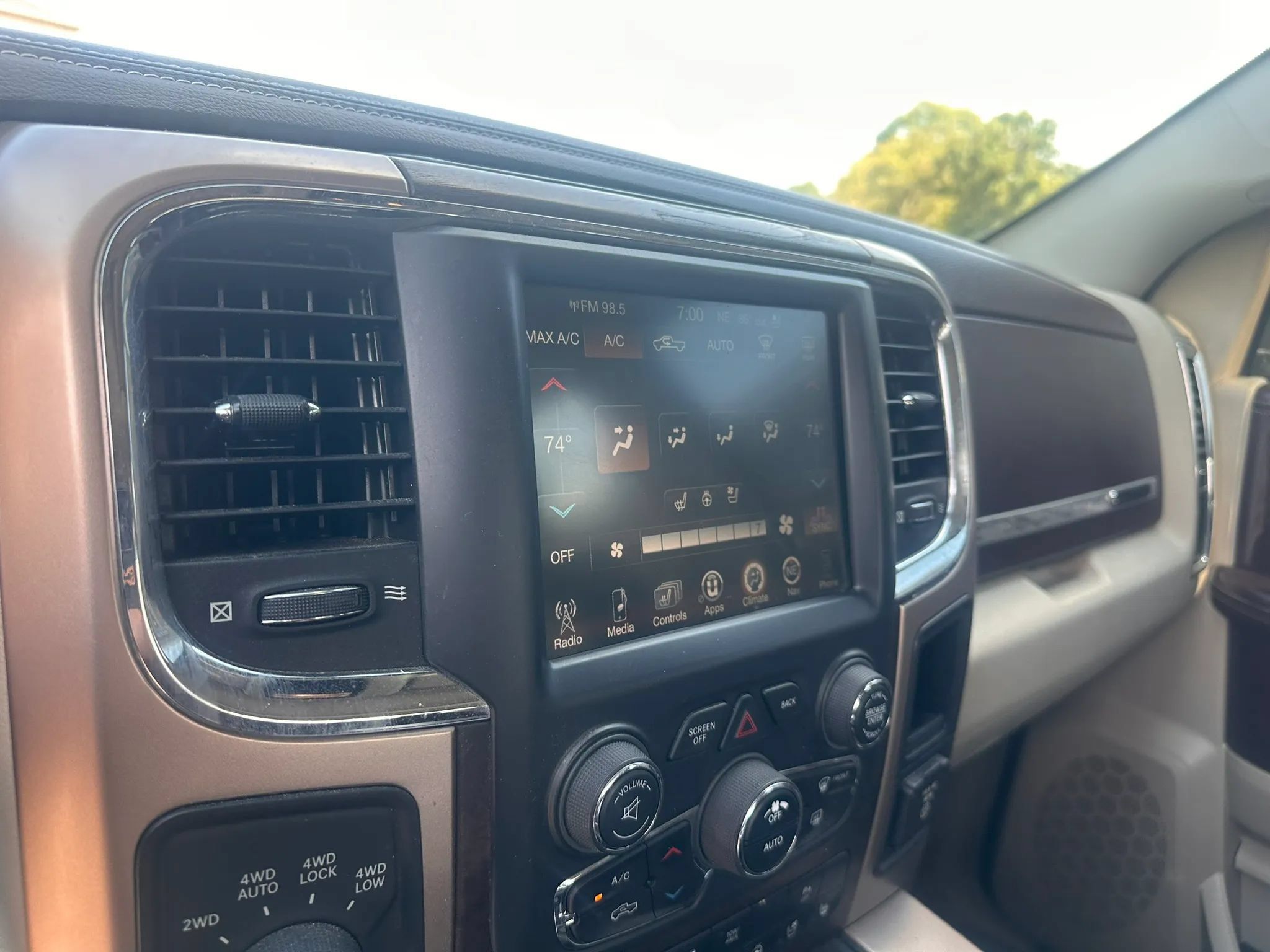Used 2013 RAM 1500 Laramie Longhorn w/ Convenience Group AWD/4WD image 14