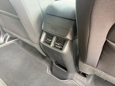Used 2026 Chevrolet Equinox LT FWD image 28