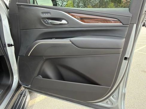 Used 2024 Cadillac Escalade ESV Premium Luxury AWD/4WD image 14