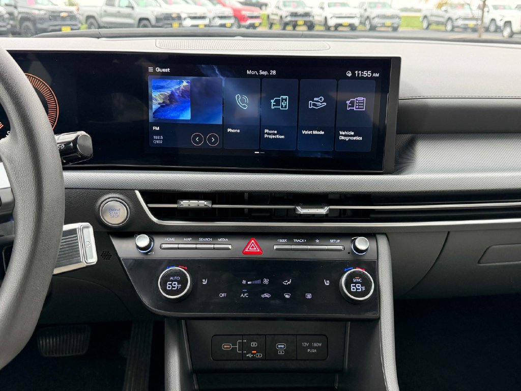 Used 2025 Hyundai Sonata SEL FWD image 31