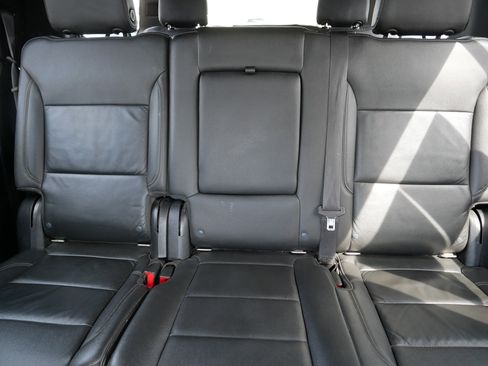 Used 2021 Chevrolet Suburban LT AWD/4WD image 13