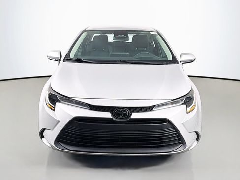 Used 2024 Toyota Corolla LE FWD image 2