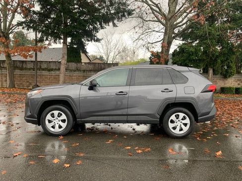 Used 2024 Toyota RAV4 LE image 2