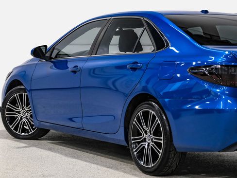 Used 2016 Toyota Camry SE image 11