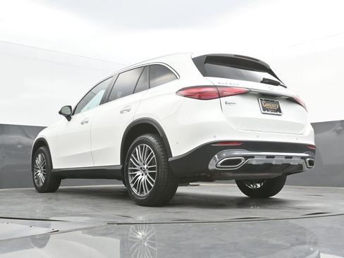 Used 2024 Mercedes-Benz GLC 300 4MATIC image 40