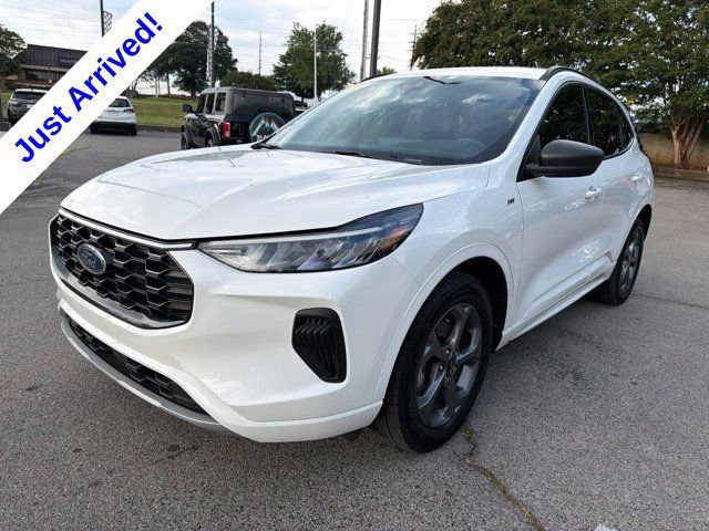 Used 2023 Ford Escape ST-Line w/ Tech Pack #1 AWD/4WD image 7