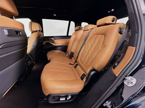 New 2026 BMW X7 xDrive40i w/ Premium Package image 17