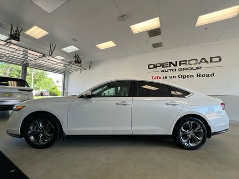 Used 2023 Honda Accord EX-L image 3