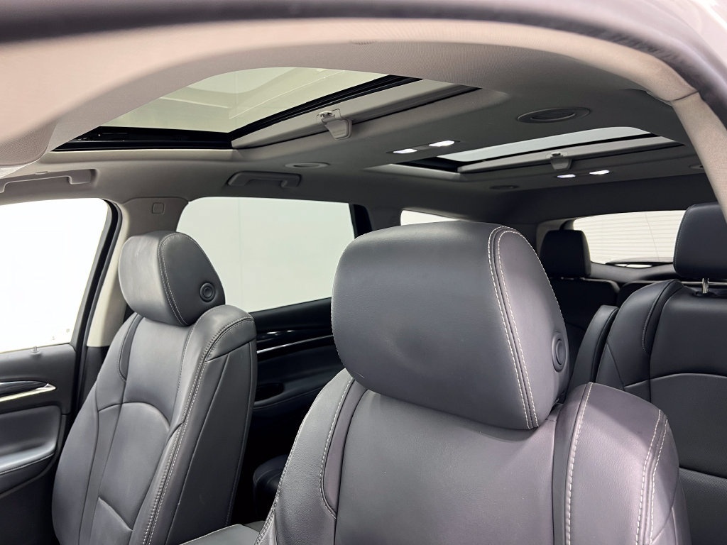 Used 2018 Buick Enclave Essence AWD/4WD image 12