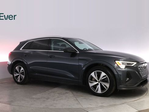 Used 2024 Audi Q8 e-tron Premium Plus w/ Premium Plus Package image 14