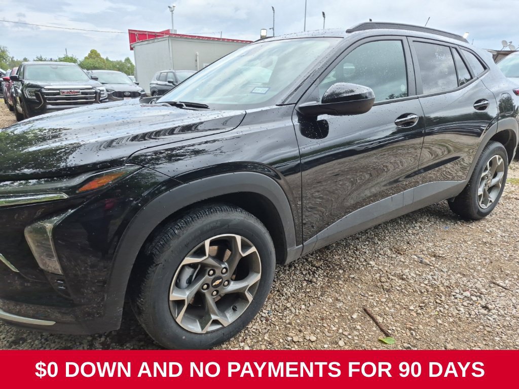 Used 2026 Chevrolet Trax LT FWD image 1