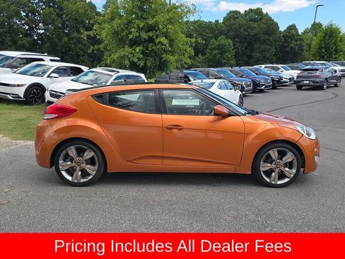 Used 2016 Hyundai Veloster w/ Option Group 03 FWD image 2