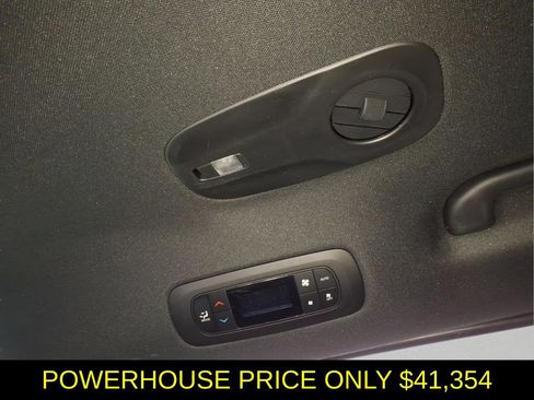 New 2026 Chrysler Pacifica Select image 13