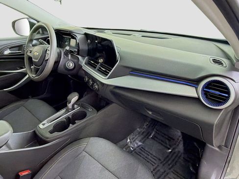 Used 2024 Chevrolet Trax LS w/ Driver Confidence Package image 28