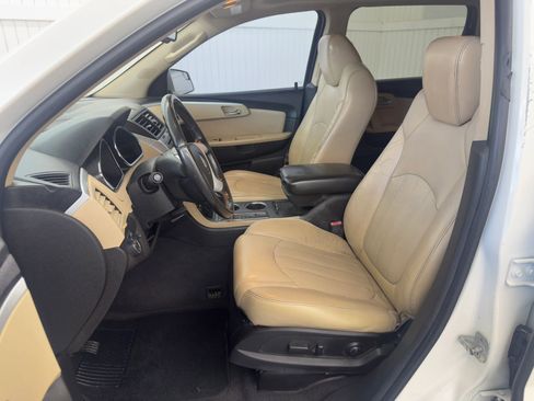 Used 2011 Chevrolet Traverse LTZ image 9