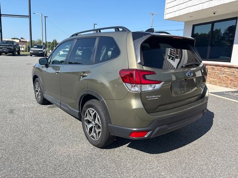 Used 2024 Subaru Forester Premium AWD/4WD image 7