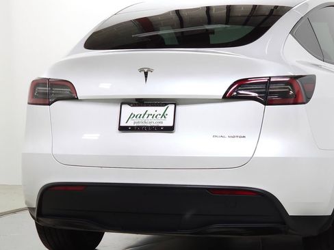 Used 2025 Tesla Model Y Long Range AWD/4WD image 7