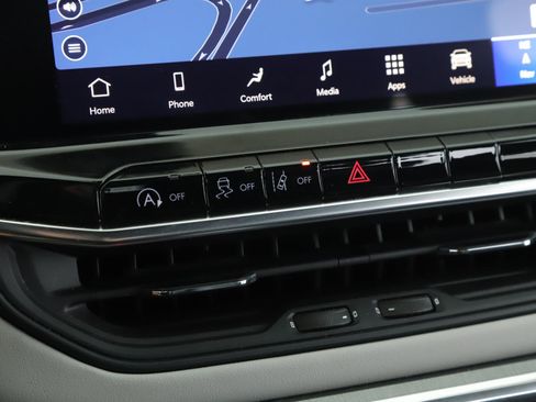 Used 2023 Jeep Compass Limited w/ Elite Group image 14