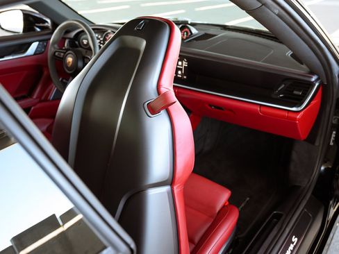 Used 2022 Porsche 911 Carrera S image 34