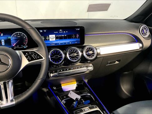 New 2026 Mercedes-Benz GLB 250 4MATIC image 8