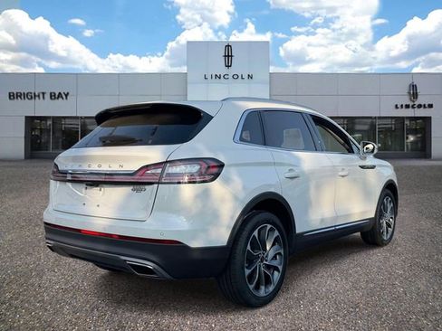 Used 2023 Lincoln Nautilus Reserve AWD/4WD image 5
