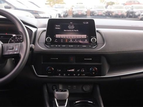 Certified 2024 Nissan Rogue SV image 23