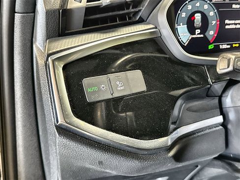 Used 2024 Audi Q3 2.0T Premium image 16