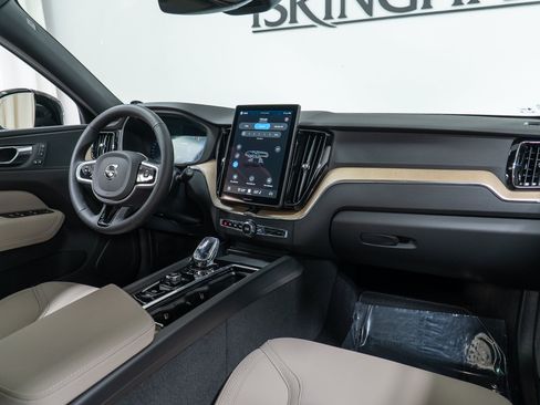 New 2026 Volvo XC60 B5 Core w/ Climate Package AWD/4WD image 14