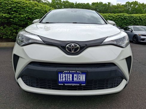 Used 2020 Toyota C-HR LE FWD image 2