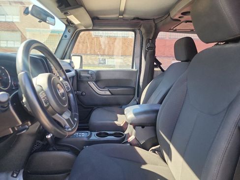Used 2015 Jeep Wrangler Sport w/ Connectivity Group image 9