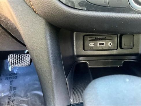 Used 2022 Chevrolet Equinox Premier AWD/4WD image 33