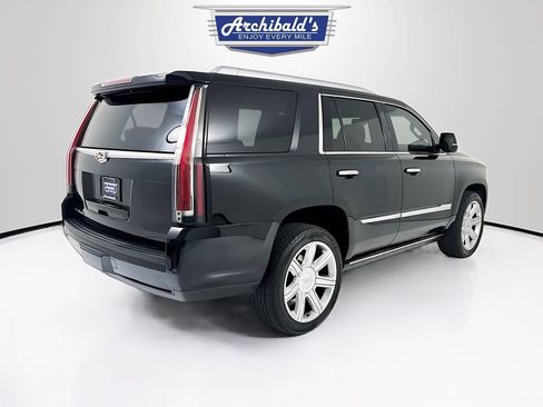 Used 2016 Cadillac Escalade Premium AWD/4WD image 8