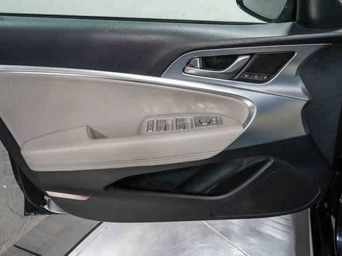 Used 2023 Genesis G70 3.3T image 21