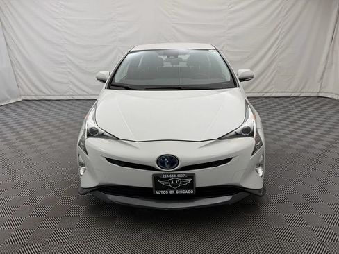 Used 2018 Toyota Prius Three Touring w/ Appearance Package FWD image 3