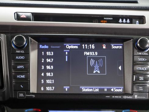 Used 2018 Toyota RAV4 Limited FWD image 19