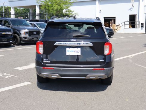 Used 2020 Ford Explorer XLT w/ Equipment Group 202A AWD/4WD image 20