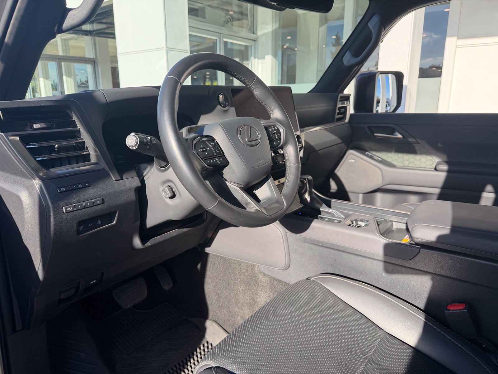 Used 2024 Lexus GX 550 AWD/4WD image 14