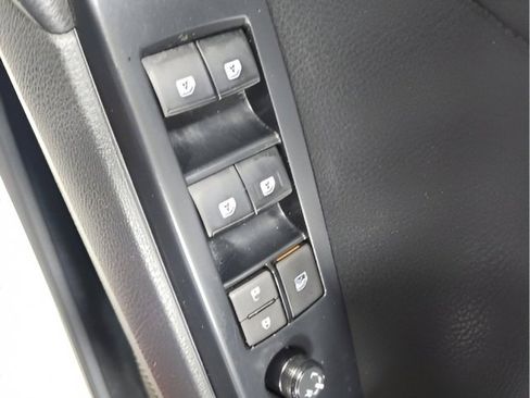 Used 2020 Toyota Camry LE image 24