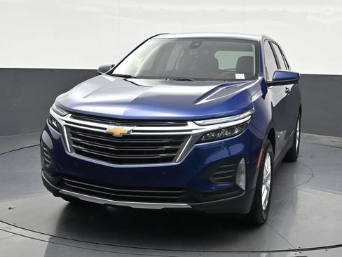 Used 2023 Chevrolet Equinox LT w/ Driver Convenience Package FWD image 9
