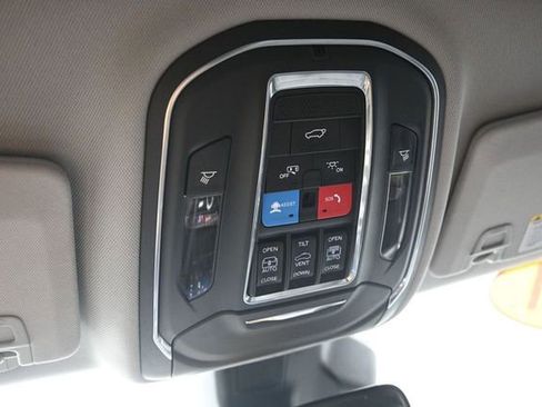 Used 2021 Jeep Grand Cherokee L Limited AWD/4WD image 34