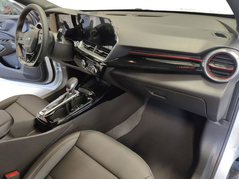 New 2025 Chevrolet Trax RS w/ Sunroof Package image 15