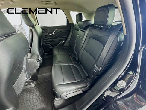 Used 2025 Lincoln Corsair AWD image 30
