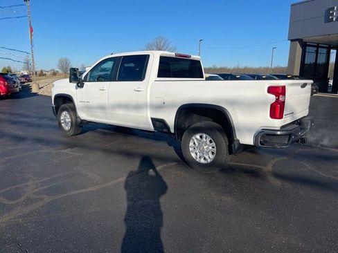 Used 2023 Chevrolet Silverado 3500 LT w/ Convenience Package AWD/4WD image 3