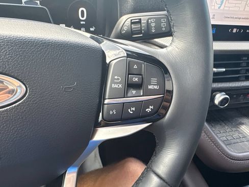 Used 2025 Ford Explorer Platinum RWD image 28
