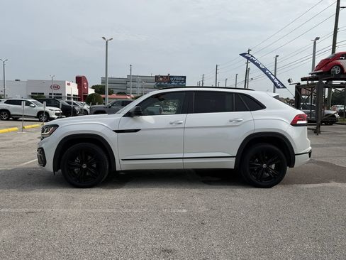 Certified 2023 Volkswagen Atlas Cross Sport SEL R-Line AWD/4WD image 3