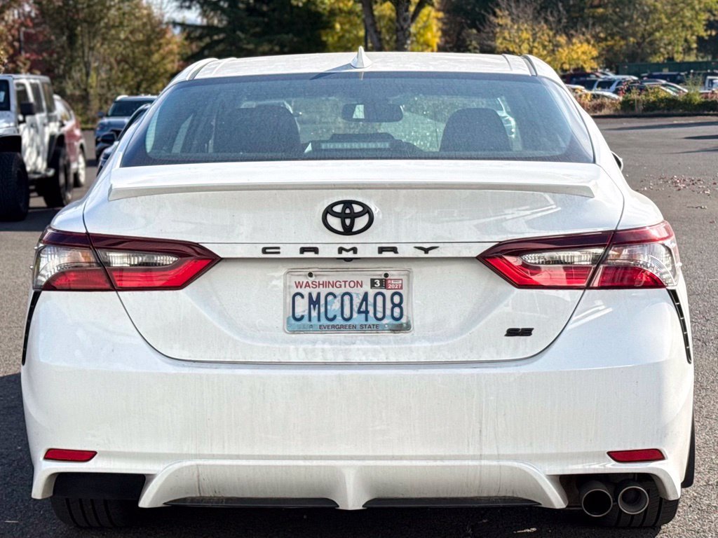 Used 2024 Toyota Camry SE w/ Convenience Package FWD image 4